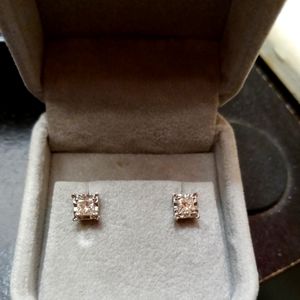 10k White Gold Diamond Earrings